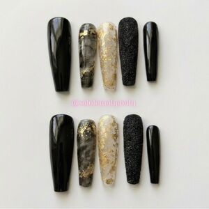 Black and Gold press on nails W/ gold flakes